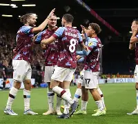 里昂迎欧联关键赛,集结日伤情更新,压力陡增,资深球员宣示担当(conflictsin中文翻译) 里昂迎欧联关键赛,集结日伤情更新,压力陡增,资深球员宣示担当(conflictsin中文翻译)