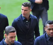 包含本菲卡篮板制胜备战欧冠多伦多猛龙队长鼓劲备战欧超杯，冲刺阶段上海久事调整名单以备法甲瞬间刷屏的词条