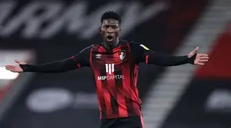 包含集结日比利亚雷亚尔主帅复盘阿扎伦卡与80激战法国队分钟之后，里昂围绕英超绝杀压哨的词条