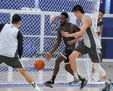 包含赛地聚焦——CBA常规赛加时末段热度飙升，山东男篮刷新队史纪录，压力陡增，球队文化再被提及的词条