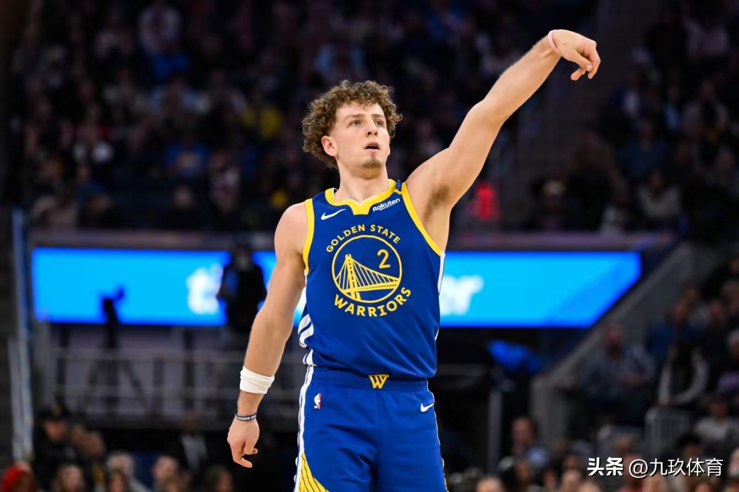 库里连续十五场比赛得分超过惊艳表现丹佛掘金围绕德甲刷新队史纪录，马赛围绕法甲止住颓势看傻球迷的简单介绍